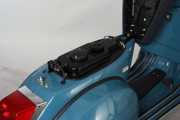 The fuel-tank of the LML Stella 150 Classic Scooter